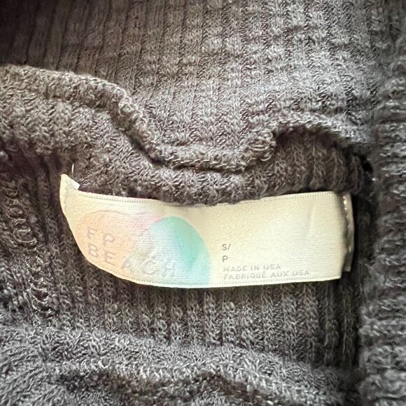 Free People Beach Sweater Size S Black Lightweight Split Back Turtleneck - Picture 3 of 6
